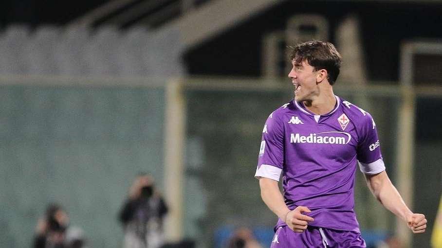 VLAHOVIC TRA GOL E SIRENE, RINNOVO CON IL COLTELLO DALLA PARTE DEL MANICO
