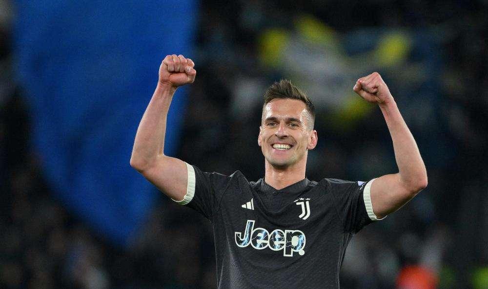 JUVENTUS, Milik operato oggi al ginocchio a Roma