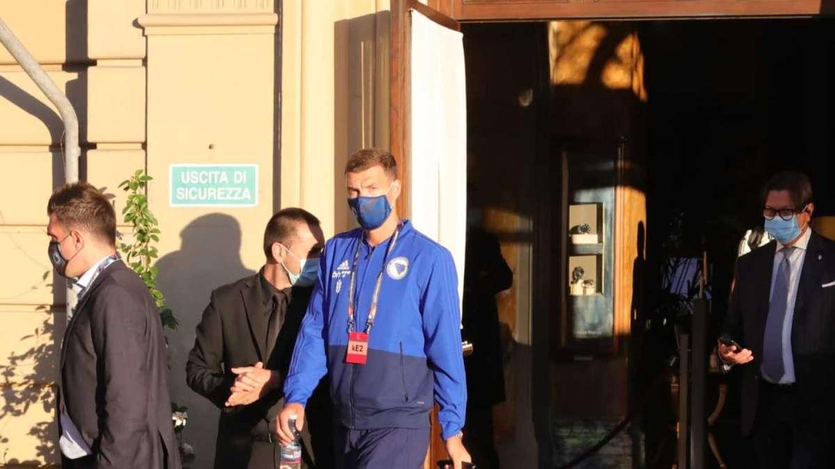 FOTO FV, La Bosnia ha lasciato l'albergo. Dzeko...