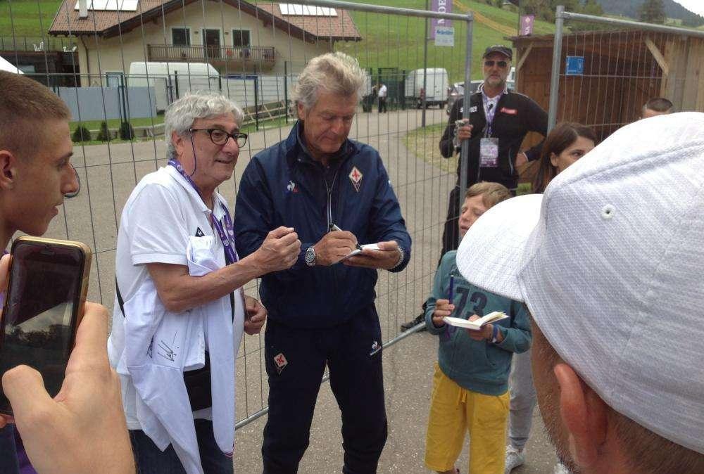 FOTO FV, Antognoni firma autografi a Moena