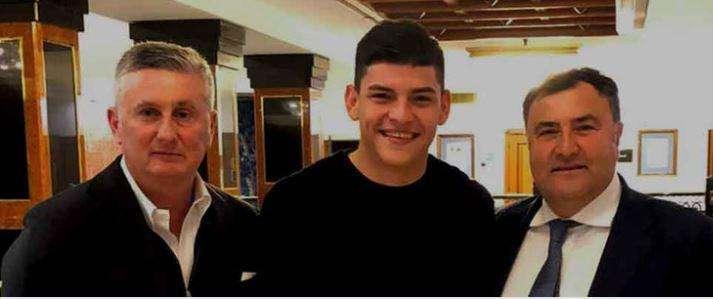 UFFICIALE, Agudelo è viola: foto coi dirigenti