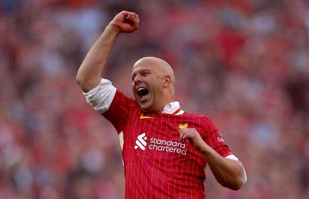 Slot conferma Leoni al Liverpool: accordo raggiunto tra i Reds e il Parma