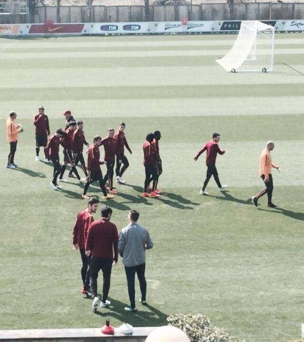 FOTO-VIDEO FV, La rifinitura della Roma a Trigoria: Totti out, in tanti a parte