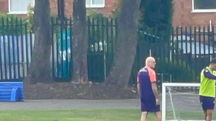 Mandragora prosegue il recupero individuale. Lavoro in campo con scarpe da ginnastica