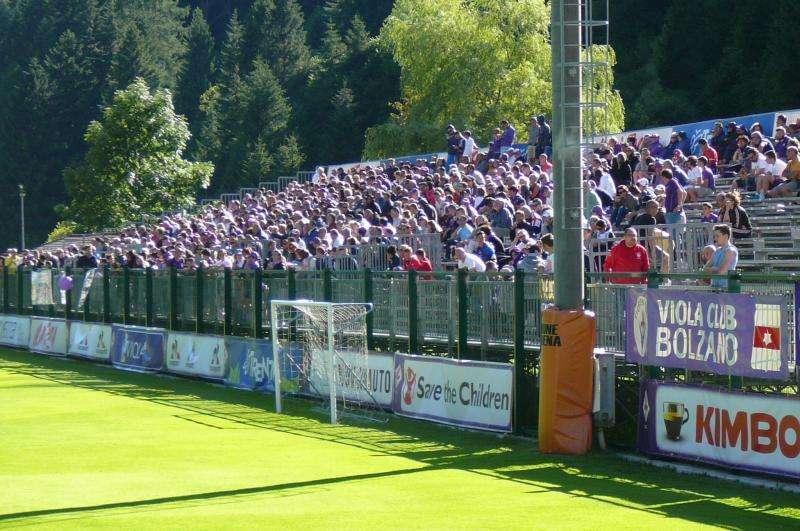 MOENA, Già tanti tifosi viola presenti al Benatti