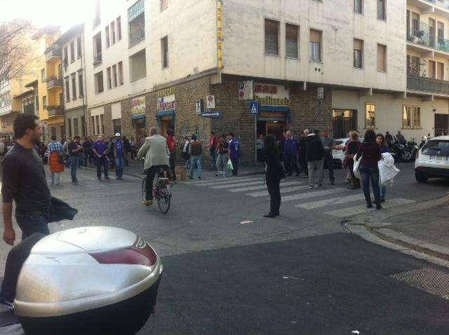 FOTO FV, Già centinaia i tifosi viola attorno al Franchi