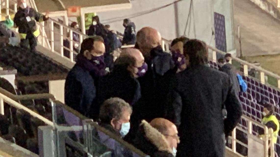FOTO FV, Conciliabolo in tribuna Commisso-Conte
