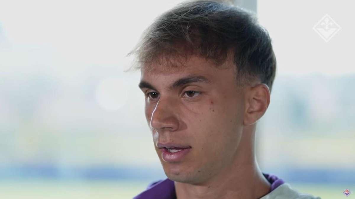 Elia (Fiorentina U20): "Viola la mia seconda famiglia. Difensore grazie a Corvino"