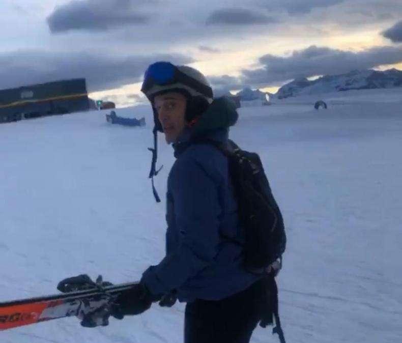 FOTO, Montella in settimana bianca con amici