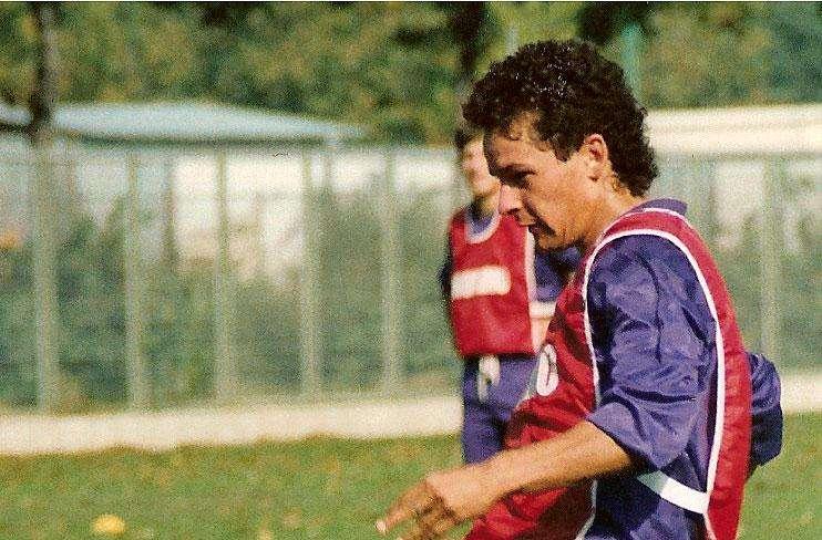 BAGGIO a San Siro... "In ginocchio da te" (video)