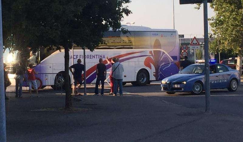 FOTO FV, L'arrivo dei viola allo stadio Manuzzi