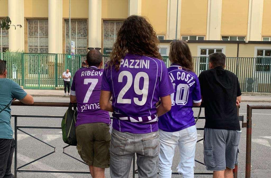 FOTO FV, Arrivano i primi tifosi viola allo stadio