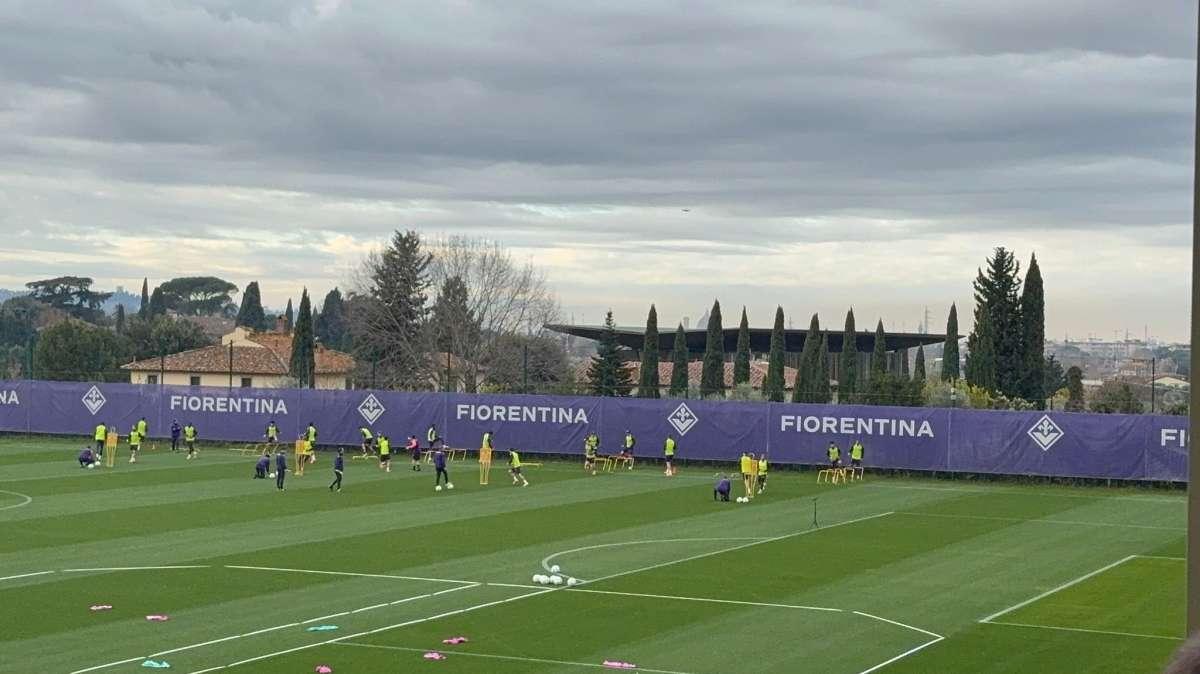Rifinitura per la Fiorentina in vista della Dinamo Kiev, c'è il giovane Bonanno: i video