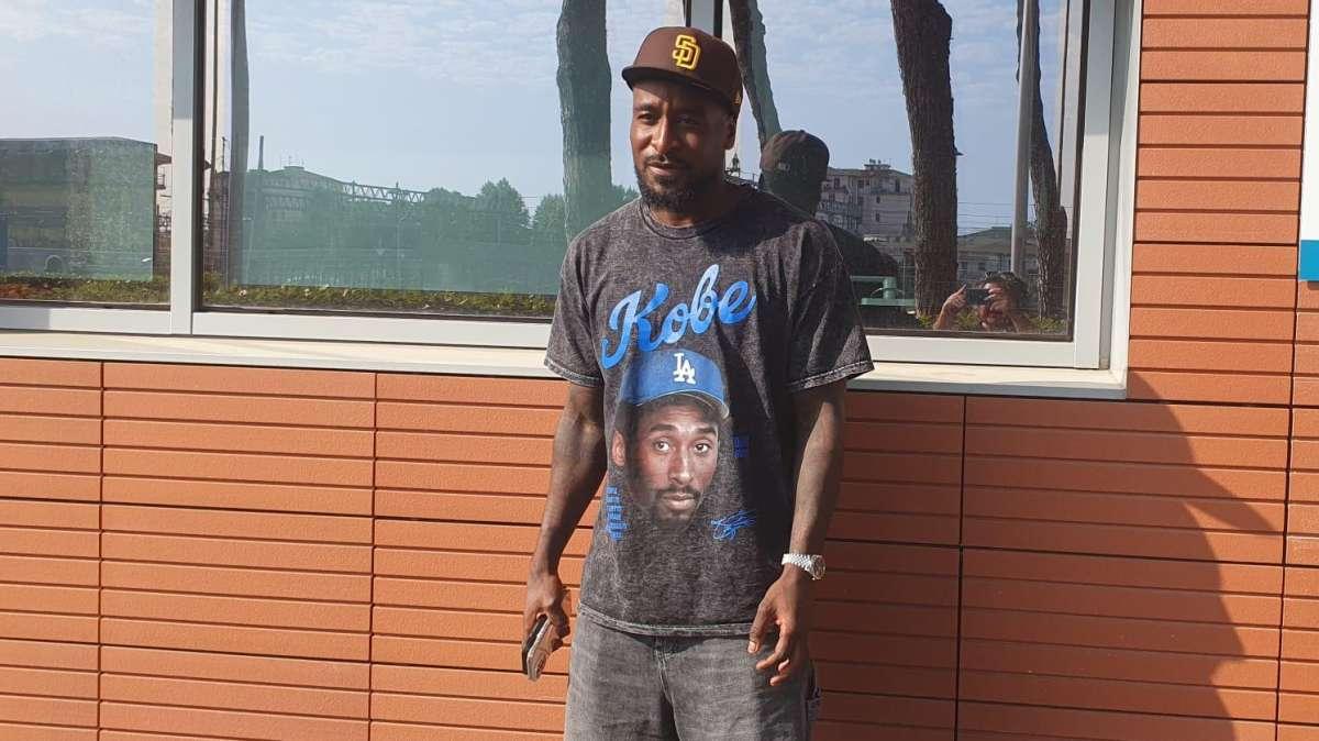 Nzola è arrivato a Pisa: l'angolano nella sede nerazzurra per ultimare il trasferimento