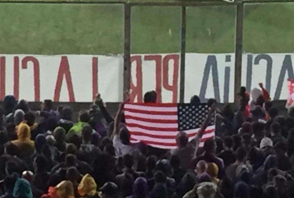 FOTO FV, E in curva spunta... la bandiera USA