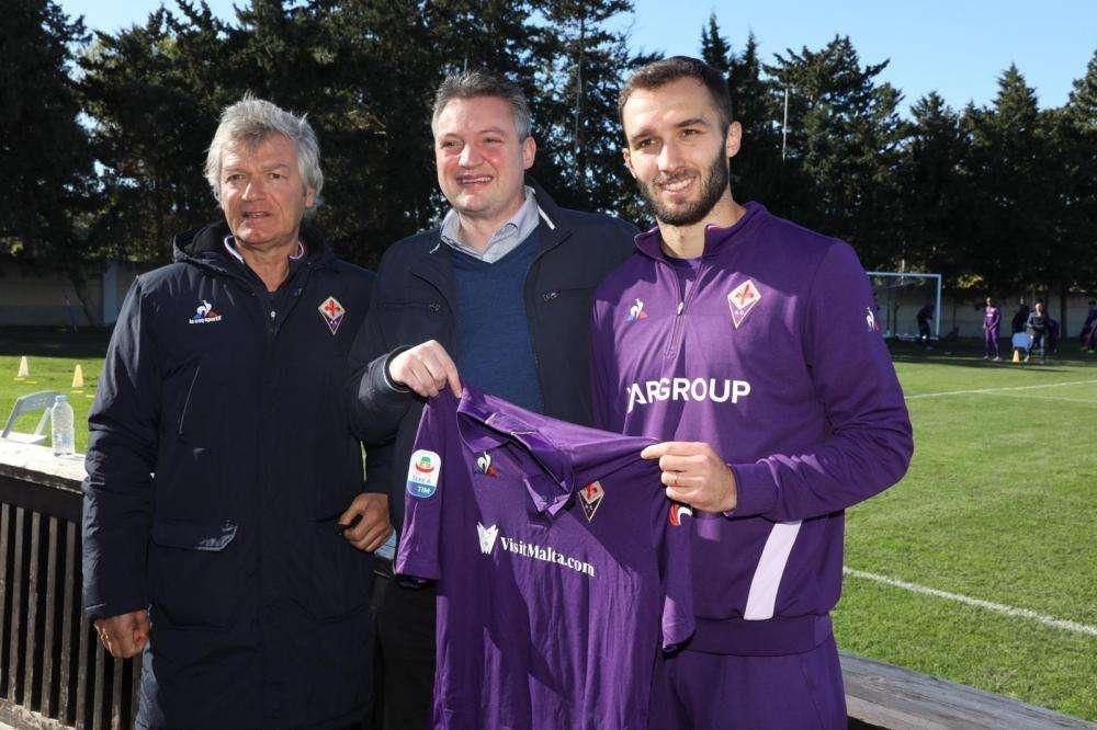 FOTO, Ecco la speciale maglia viola a Malta