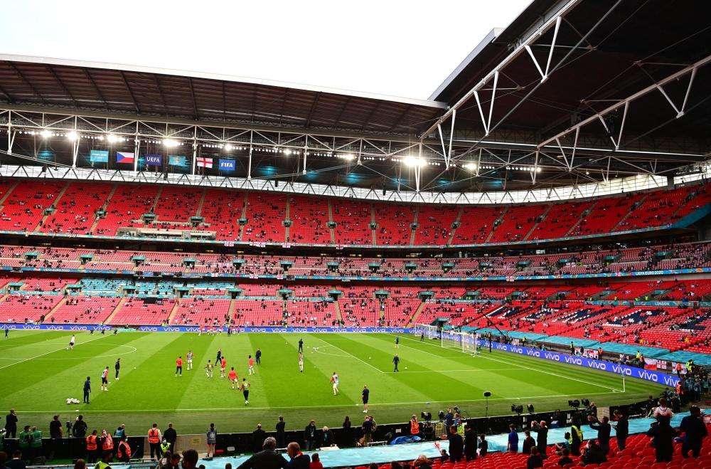 EURO2020, UK allenta misure: per finale tutti in bolla