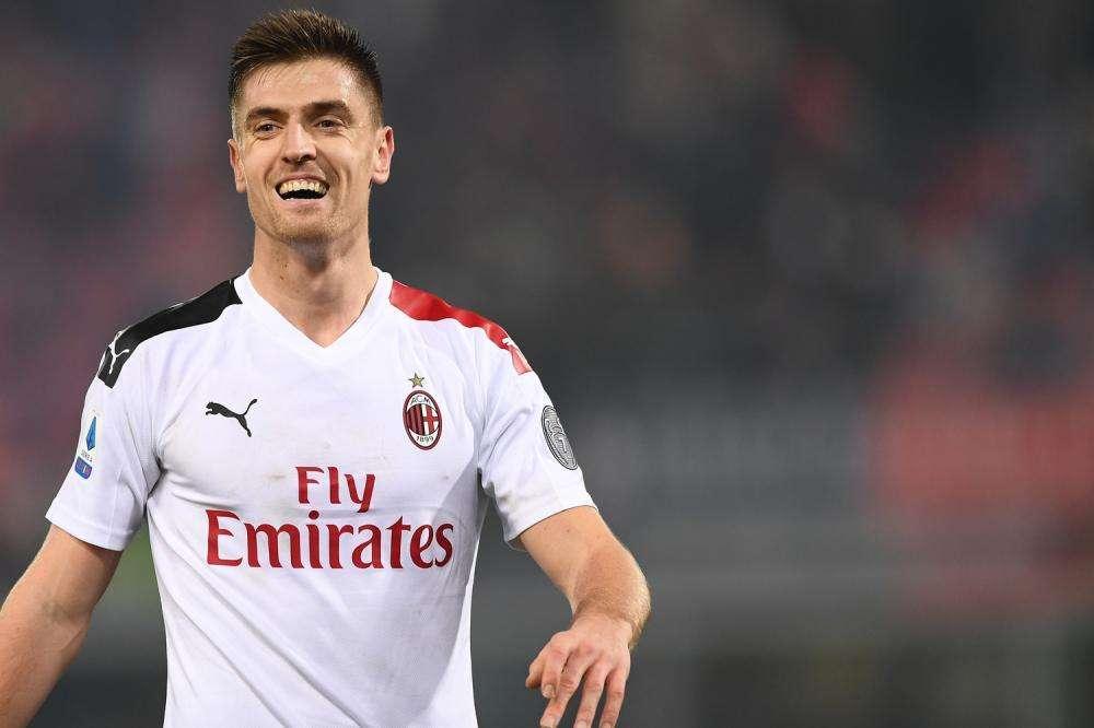 BUNDESLIGA, I risultati delle 15.30. Segna Piatek