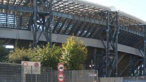PUGLIA, Agguato di tifosi del Bari a pullman leccese