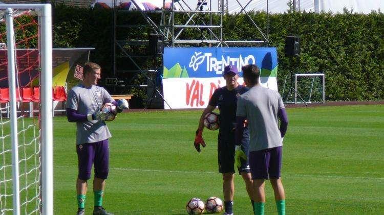 FOTO FV, Portieri viola in campo per il riscaldamento