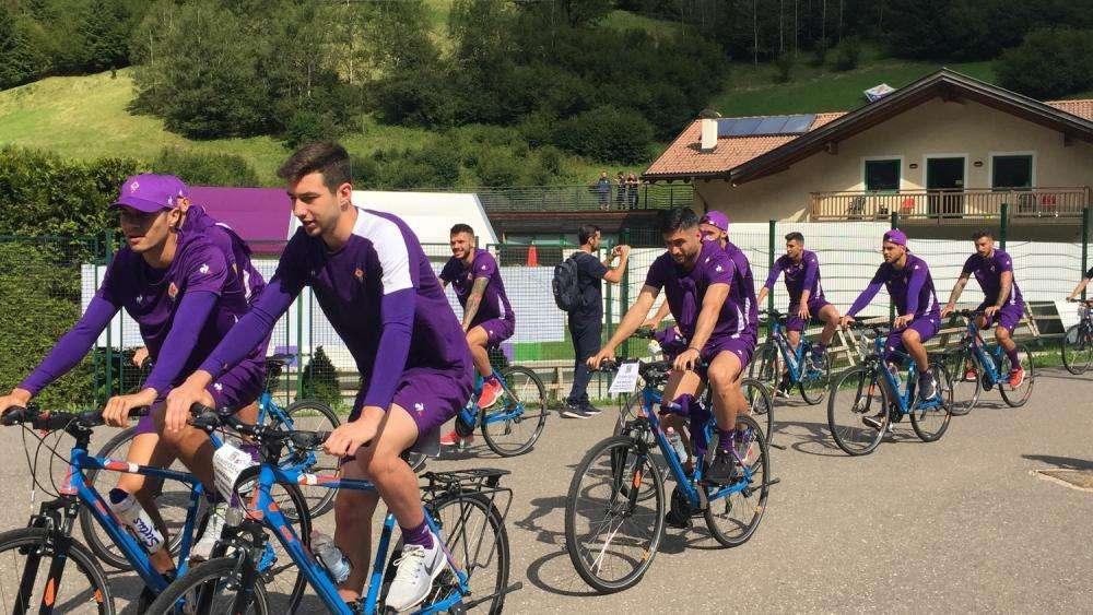 VIDEO FV, La Viola parte in bici verso Canazei