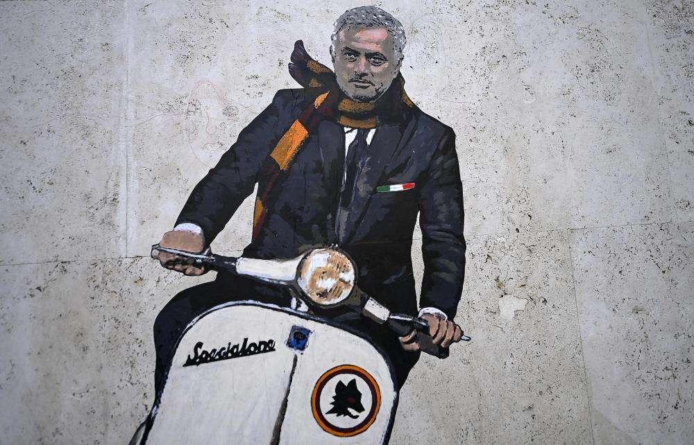 MOURINHO, A Roma spunta il murale a Testaccio