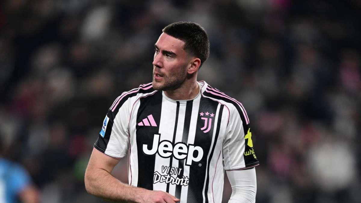 Vlahovic lascerà la Juventus a parametro zero. In pole c'è il Barcellona