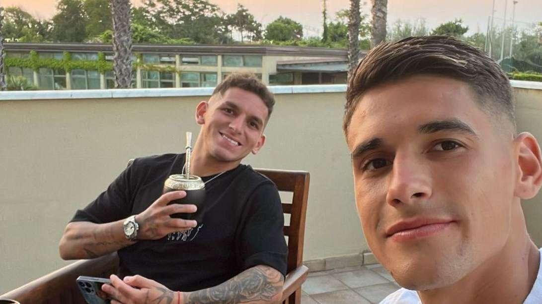 FOTO, Quarta si rilassa insieme a Torreira 