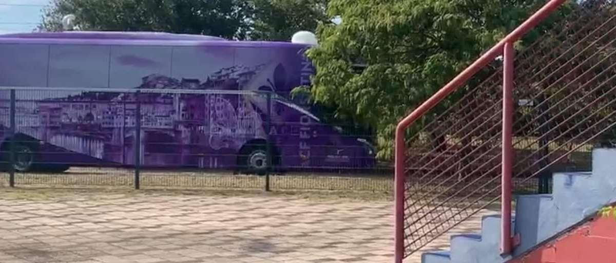 FOTO-VIDEO FV, Pullman viola arrivato al Mapei