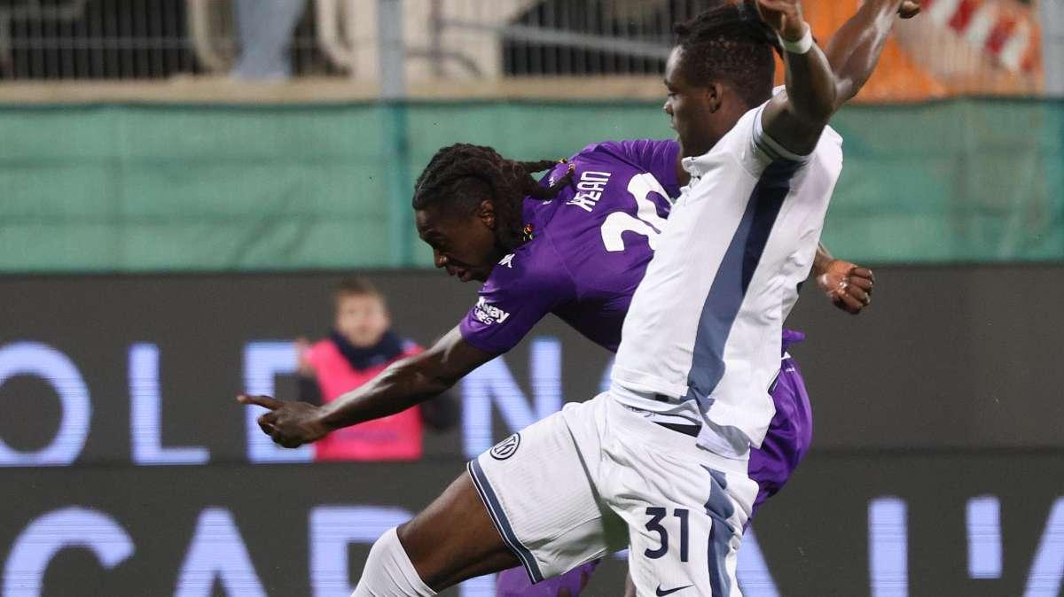 Fiorentina-Inter, una partita strana: si riprenderà al 16' da una rimessa laterale