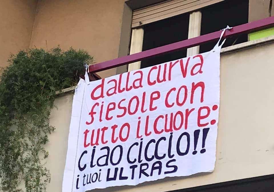 FOTO, L'omaggio dei tifosi alle 18 per Sandro Rialti
