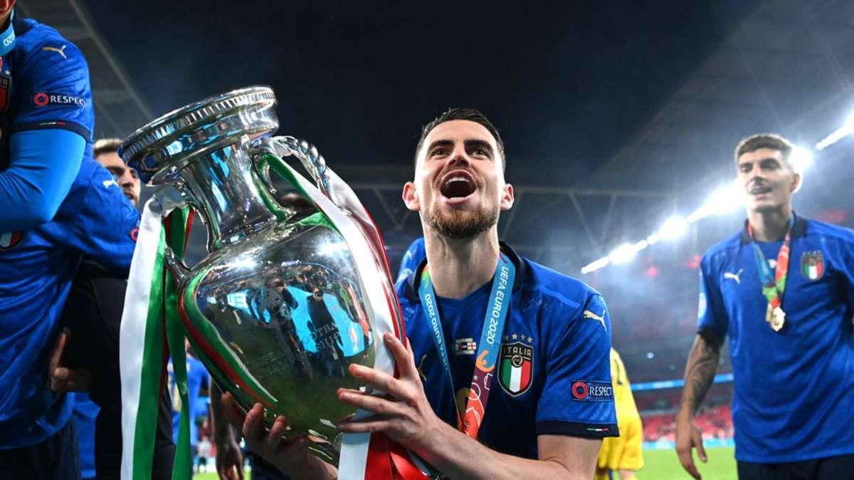 AG. JORGINHO, Solo 6-7 club possono permetterselo
