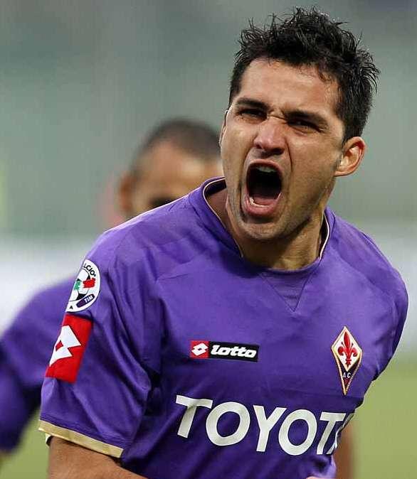 "OCCHI PUNTATI SU", Mario Alberto Santana... il nuovo "Calimero" viola