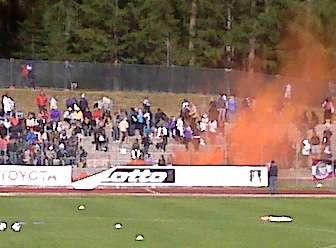 CORTINA, Fumogeni dei tifosi viola