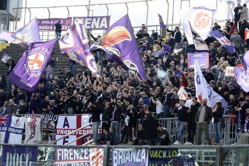 TIFOSI, La passione per il viola in Calabria