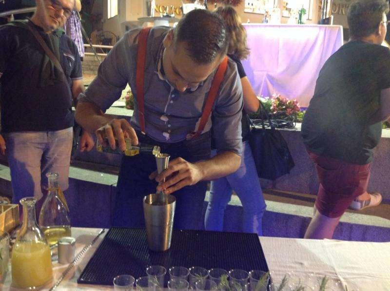FOTO FV, Ridolfi 1926 è il cocktail viola più votato