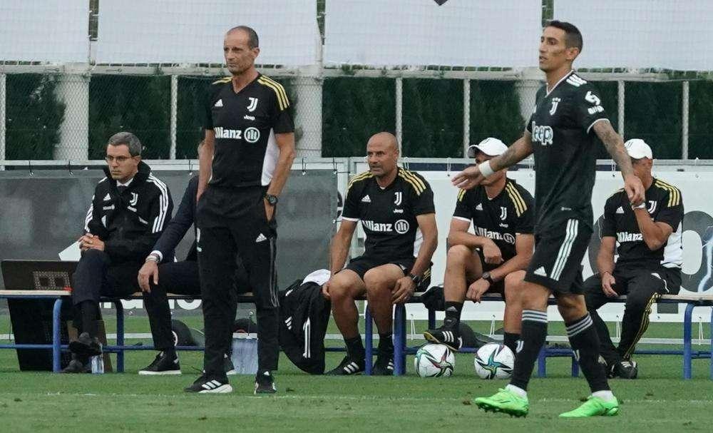 JUVE, Allegri: "Anche noi fra le 5-6 per lo scudetto"