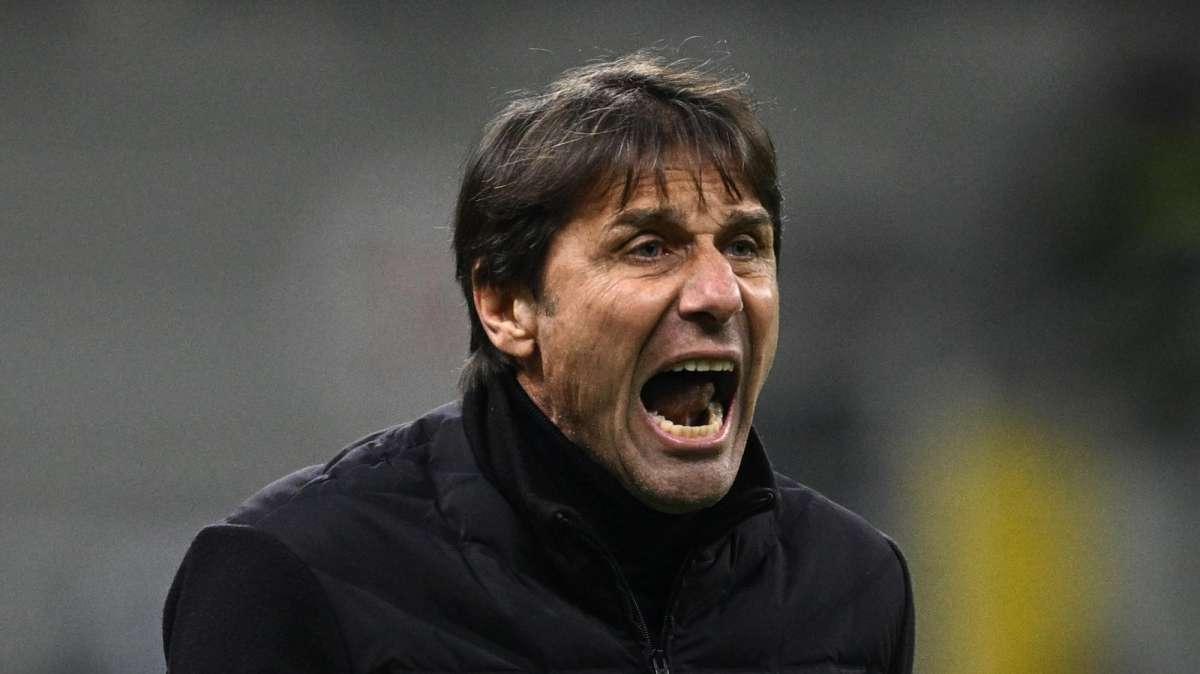 Napoli-Fiorentina: quanti infortunati per Conte. E il tecnico pugliese sbotta