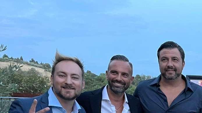 FREY, Viola un giovane Chianti. I due portieri...