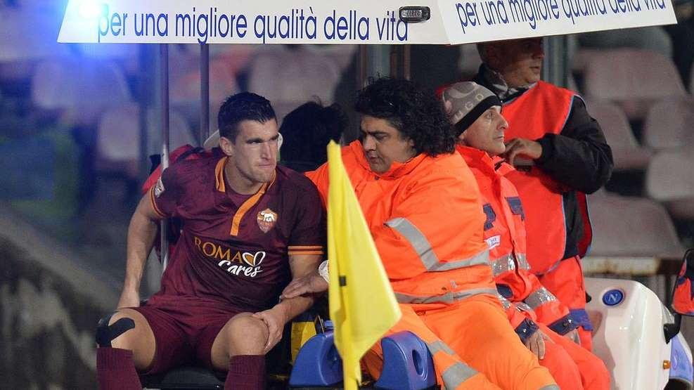 ROMA, Tegola Strootman. 9 mesi out