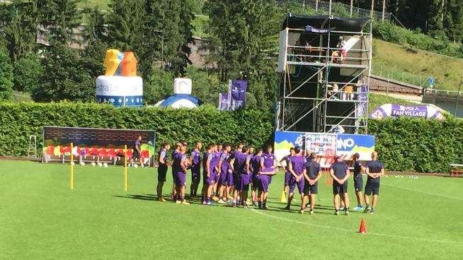 FOTO FV, Squadra in campo. Pioli dà le indicazioni