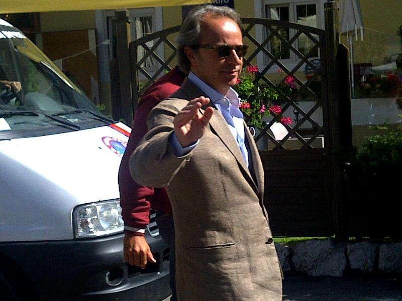 VIDEO FV, ADV lascia l'albergo tra i tifosi