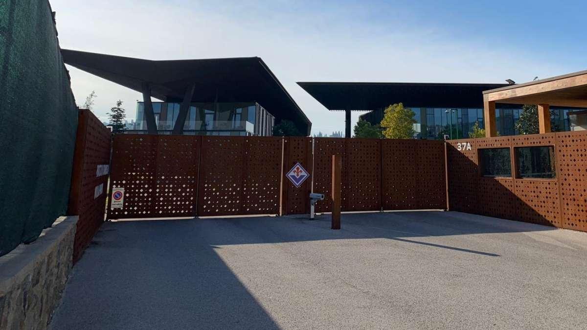 Fiorentina in ritiro: per ora avanti con Paolo Vanoli