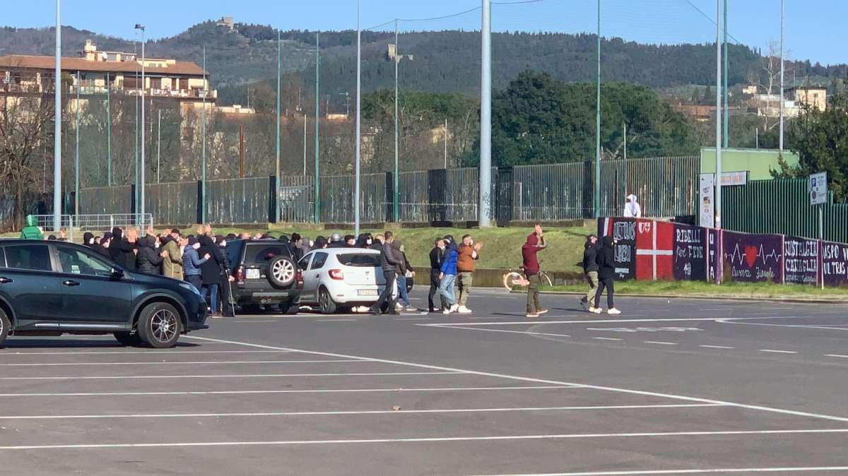 VIDEO FV, I TIFOSI AI CAMPINI: "RISPETTATE LA NOSTRA MAGLIA"