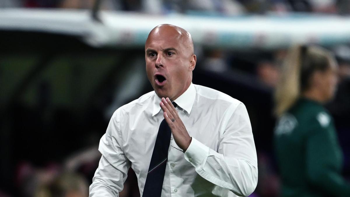 Il ct dell'Italia Soncin in visita alla Fiorentina Femminile: ecco le immagini