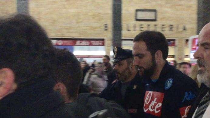 FOTO-VIDEO FV, INVASIONE AZZURRA A SMN: 500 TIFOSI