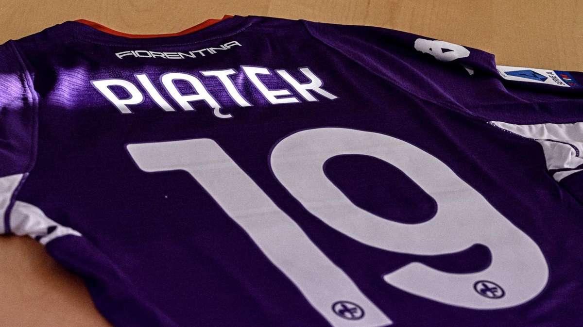 PIATEK, La nuova maglia e il n. 19 "soffiato" a Frison