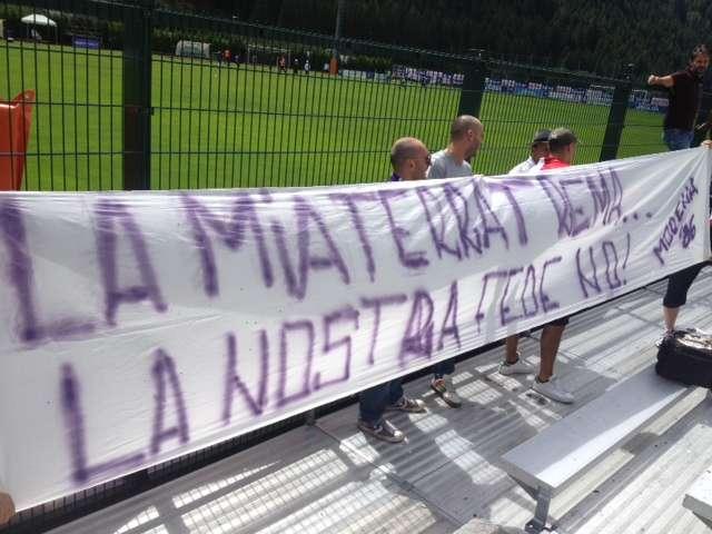 MOENA, Affisso striscione più bello del ritiro