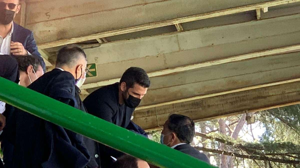 FOTO FV, Commisso e i saluti con il ds Accardi