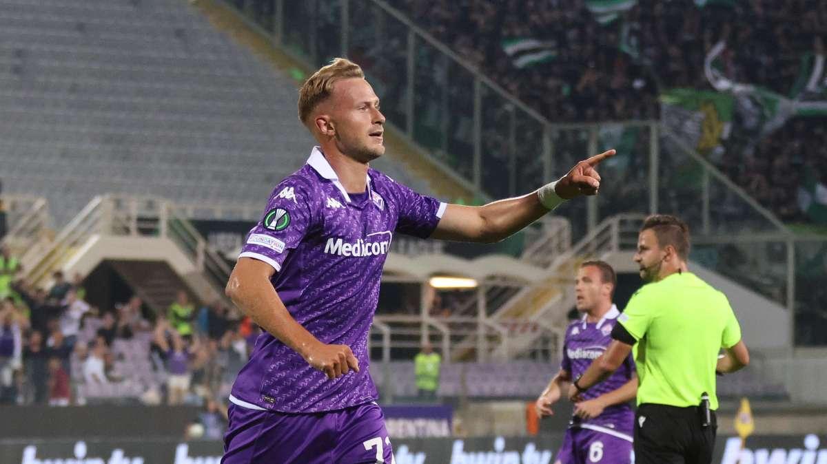 BARAK E IKONÈ BATTONO UN COLPO A TESTA. KAYODE PENDOLINO. MALE RANIERI, MALISSIMO SOTTIL